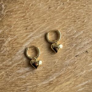 NWOT Goop Gold Plated Puff Heart Huggie Earrings